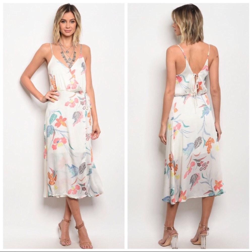NWT Cream Floral Midi Dress with Keyhole Back